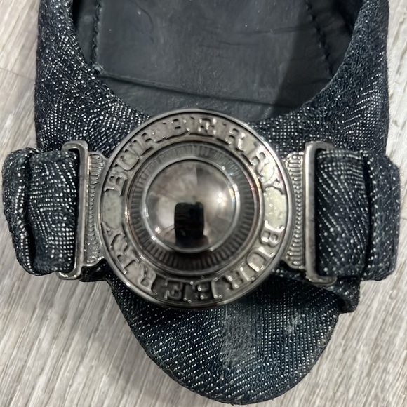 Burberry open toes shoes. - Picture 5 of 8